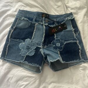 Delia’s by dolls kill embroidered denim shorts small